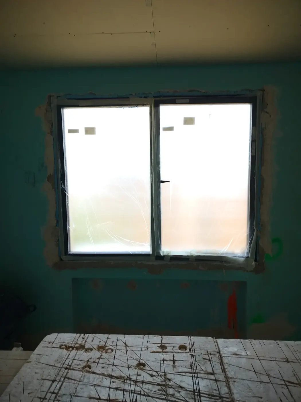 Ventana colocada antes de los remates